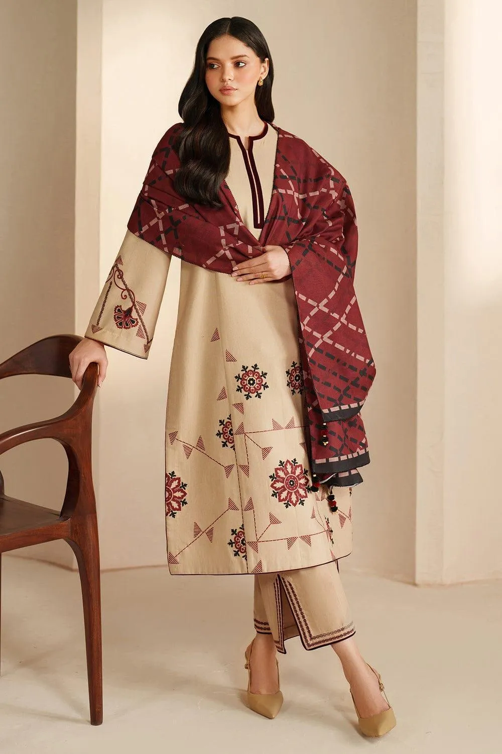 Stunning Elegant Beige and Maroon Suit lawn 3 piece