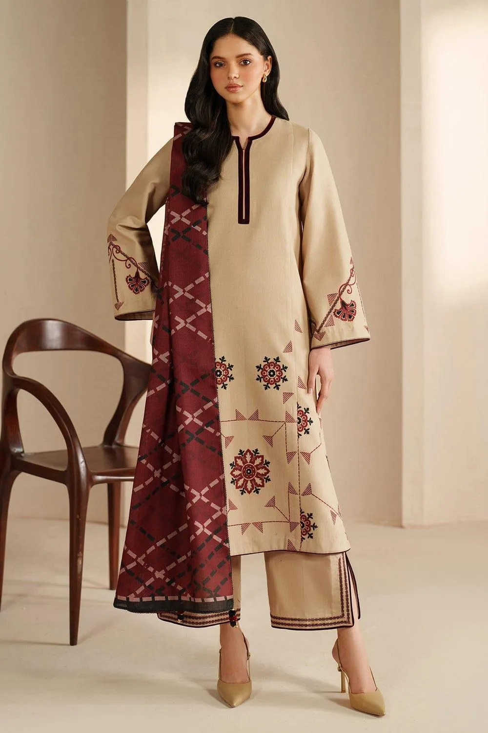 Stunning Elegant Beige and Maroon Suit lawn 3 piece